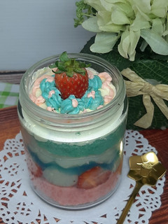 Foto resep Dessert Box Strawberry Lychee Tanpa Terigu, dengan Cream Economy