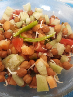 स्प्राउट्स भेल (sprouts bhel recipe in Hindi) रेसिपी मुख्य फोटो