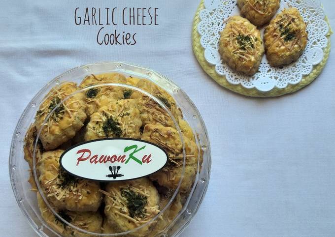 618. Garlic Cheese Cookies