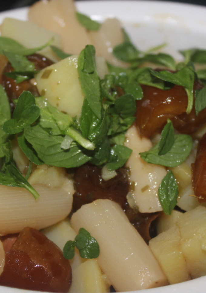 Una foto de Ensalada de dátiles hidratados