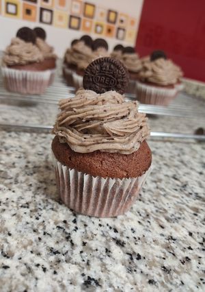 Una foto de Cupcakes de chocolate y oreo