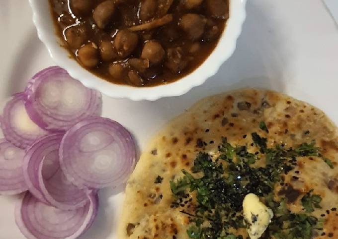 Amritsari chole with aloo kulcha