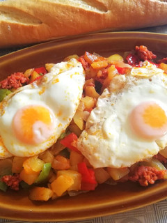 Una foto de Papas bandoleras 🥔🌶️🍳