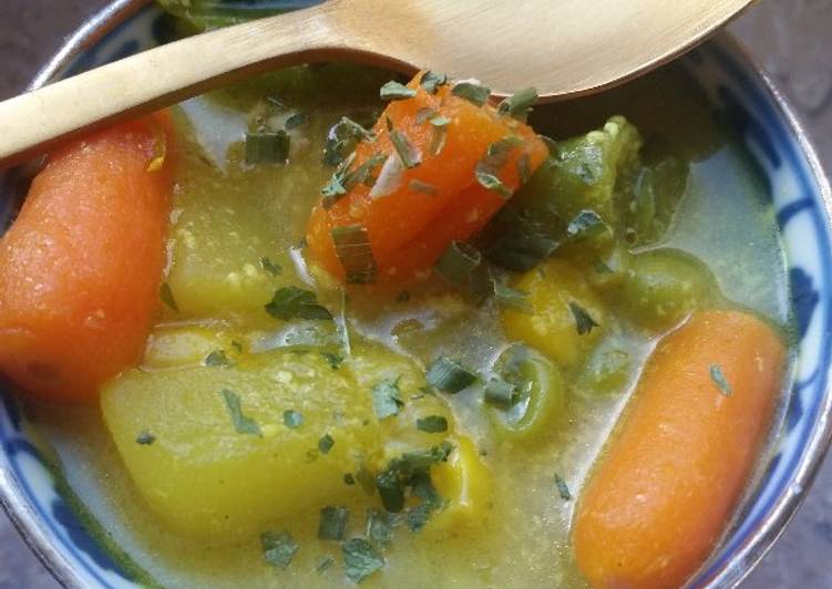 Indische Kartoffel-Erbsen Suppe