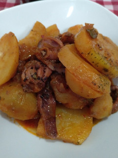 Una foto de Patatas con Calamares Orgásmicas😏
