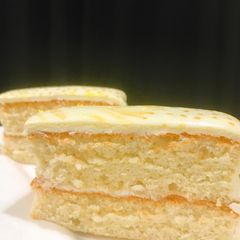A picture of Air light fluffy chiffon cake using waterbath baking method.