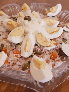 صورة لوصفة سلطة الأرز منعشة و صحية