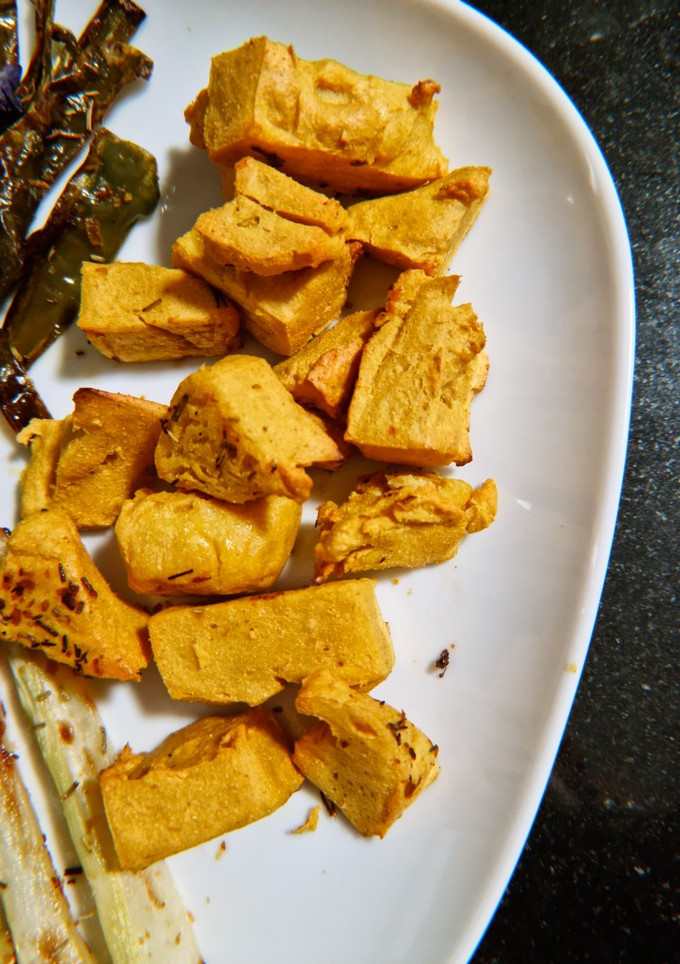 Una foto de Tofu birmano (de garbanzos)
