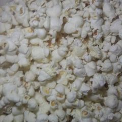 A picture of Homemade Popcorns#Endofyearchallenge.