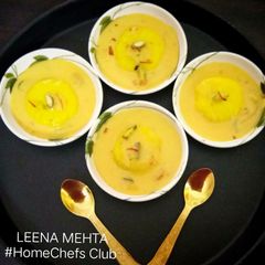 A picture of Shahi Raajbhog with Rabdi.