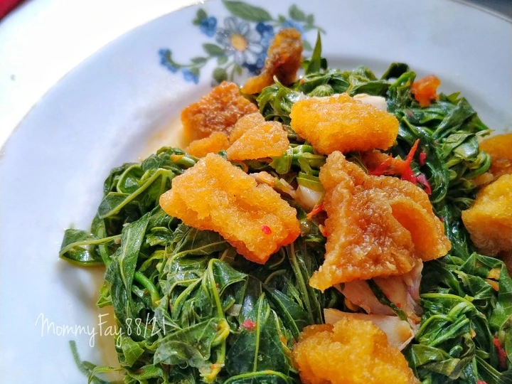 Langkah Gampang Membuat Resep Tumis Daun Singkong Krecek yang Lezat Sekali Anti Ribet, Uenak Banget