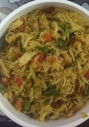 वेज पुलाव बिरयानी (veg pulao biryani recipe in Hindi) रेसिपी मुख्य फोटो