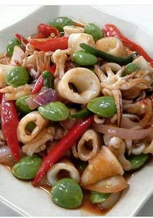 Foto resep Tumis cumi campur petai 🐙