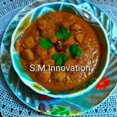 A picture of Soya chunk curry.