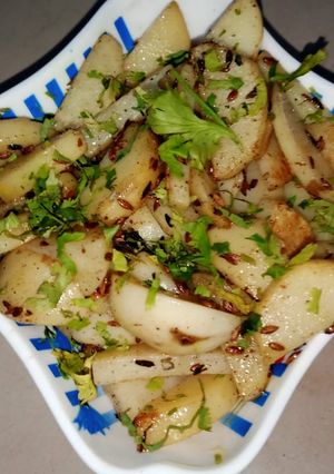 A picture of Jeera aloo.