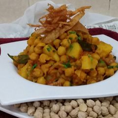 A picture of Chana Masala Chat.