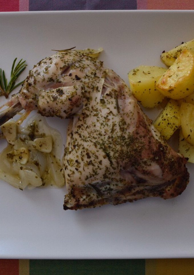 Una foto de Muslos de pollo al horno