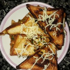 A picture of Peri peri bread toast.