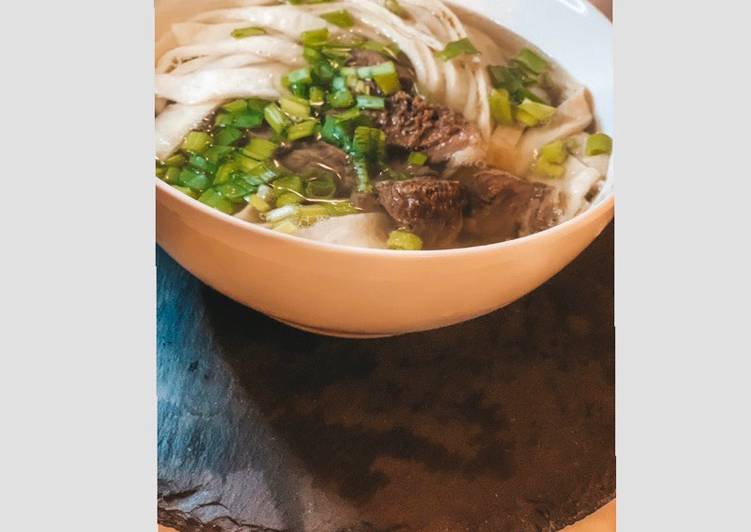 Острый хайнаньский суп из баранины с лапшой