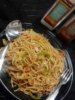 वेज हक्का नूडल्स(Veg hakka noodles recipe in hindi) रेसिपी मुख्य फोटो