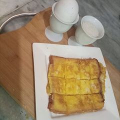 A picture of French toast.
