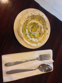 A picture of Hummus.