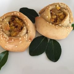 A picture of Cheese corn rose bun.