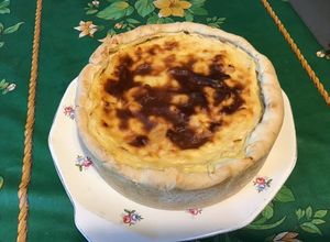 Une photo de Flan pâtissier aux coings du Japon (pâte brisée à l'eau de coings)
