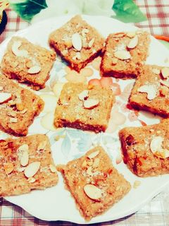 ગુંદર પાક (Gundar Paak Recipe In Gujarati) રેસીપી મુખ્ય ફોટો
