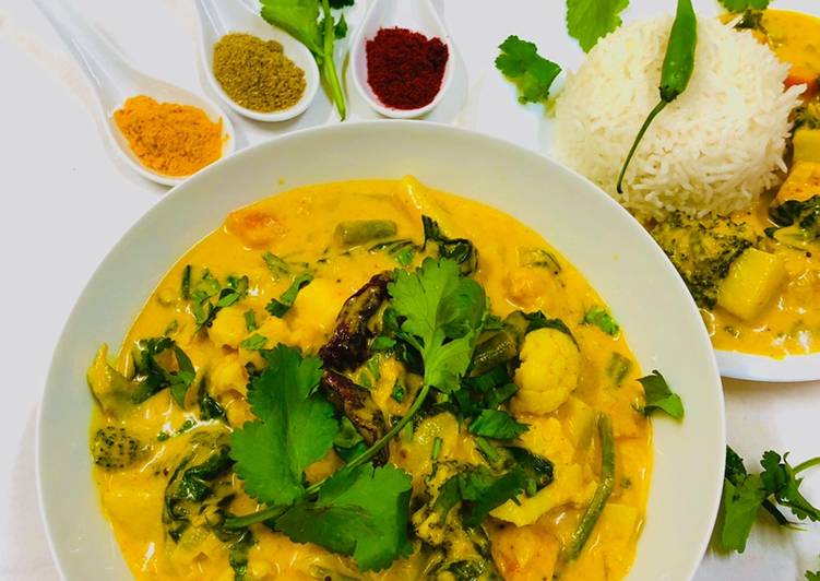 Recipe: Appetizing Mix veg with mango purée and coconut milk