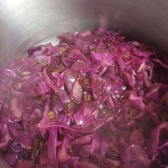 A picture of Warm Red Cabbage Salad.