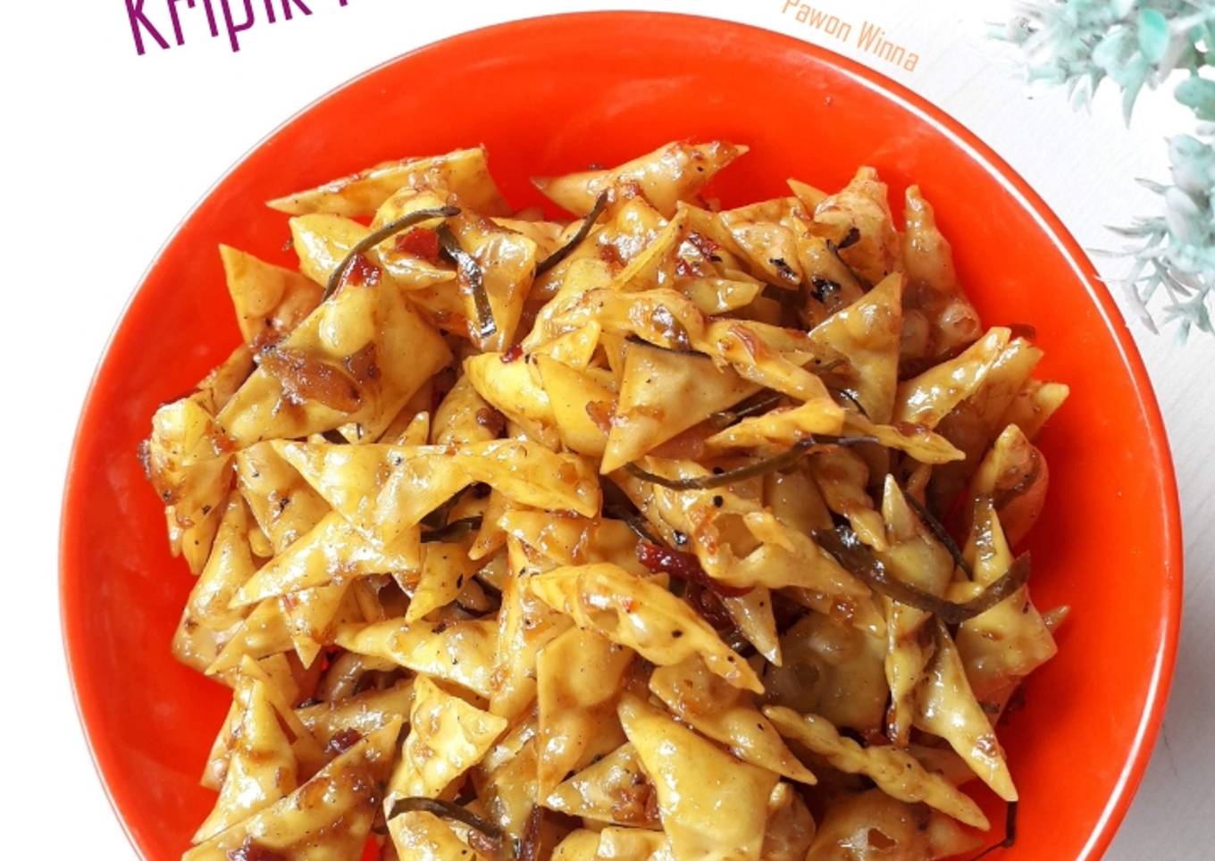 309. Kripik Pangsit Pedas Manis (Daun jeruk)