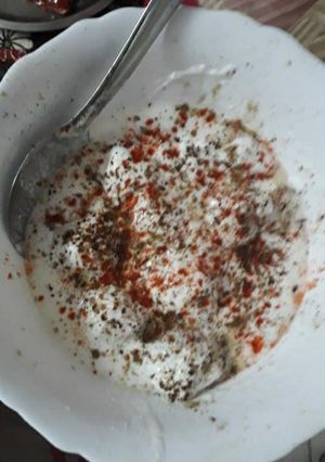A picture of Dahi bhalla.