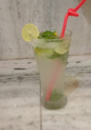 A picture of Mint lemon juice.