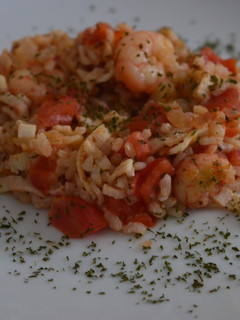 Una foto de Arroz con gambas