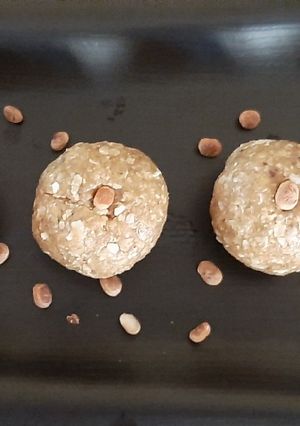 A picture of Leftover Chapati and oats Healthy Ladoo.