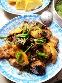 Hình của món Cá kho khớm.