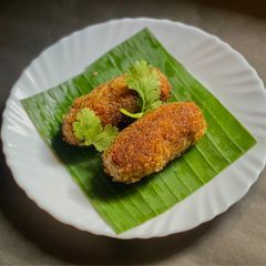 A picture of Mocha’r Chop / Banana blossom fritters.