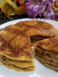 एगलेेस पैनकेक (Eggless Pancake Recipe in Hindi) रेसिपी मुख्य फोटो