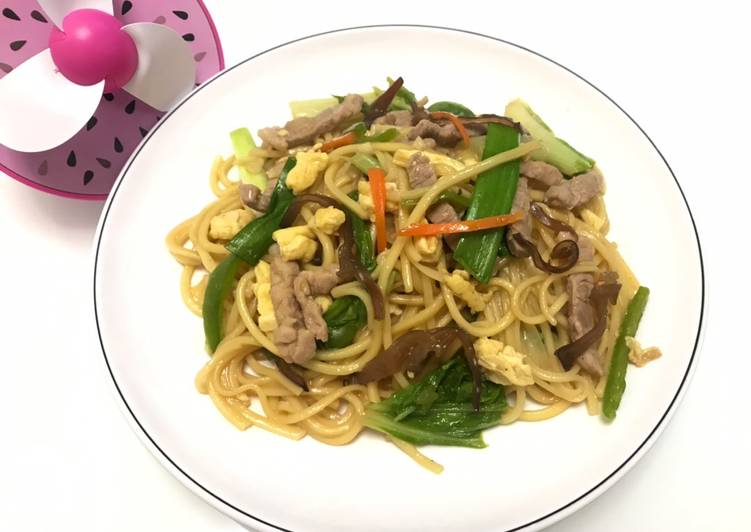 👩🏻‍🍳豐富蔬菜肉絲蛋炒麵