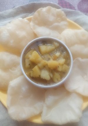 লুচি আলুর তরকারি (Luchi aloor torkari recipe in Bengali) রেসিপির প্রধান ছবি