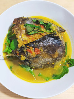 Foto resep Ikan Tongkol Kuah Kuning Kemangi