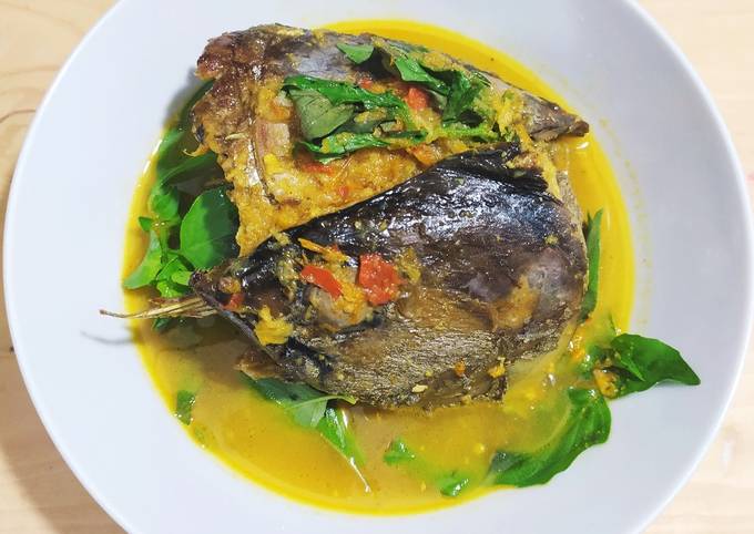 Ikan Tongkol Kuah Kuning Kemangi