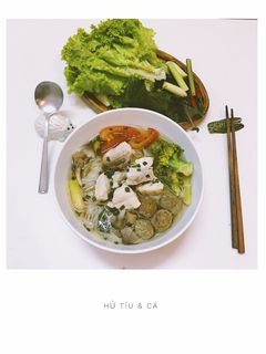 Hình của món Dọn bếp cuối tuần: Hủ tíu & cá.