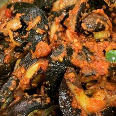 A picture of Peppered snails.