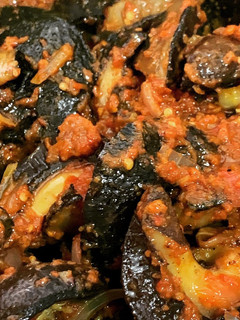 A picture of Peppered snails.