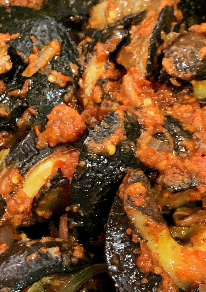 A picture of Peppered snails.