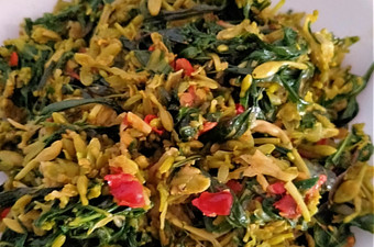 Cara Gampang Menyiapkan Tumis bunga pepaya pedas terasi yang Sempurna