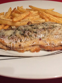 Una foto de Trucha rellena con jamón y queso curado