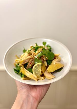 Hình của món Nộm gà 🍗.
